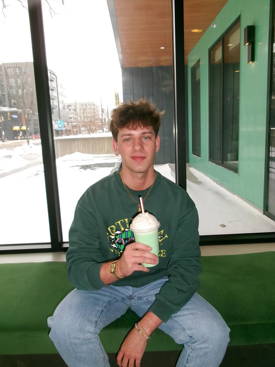 \ud83c\udf40 SHAMROCK SHAKE GIVEAWAY \ud83c\udf40\n\nToday we're treating 10 lucky residents to a Shamrock Shake! \ud83d\udc9a\n\nTo enter:\n\n\u2728 Complete your J Turner Survey (extra points if you stop by the office)\n\nBONUS ENTRY:\nComment an emoji below for your favorite part of St. Patrick's Day \n\n\ud83c\udf7a drinks\n\u2618\ufe0f outfits\n\ud83c\uddee\ud83c\uddea vibes\n\ud83e\udd54 food\n\n\ud83d\udea8 Don't forget: Check your email to complete your March Madness bracket for a chance to win up to $100! \ud83c\udfc0\n\nEntries accepted until 5 PM today \ud83e\udd29